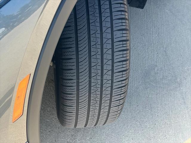 Photo of 2024 Platinum Gray Volkswagen Tiguan
