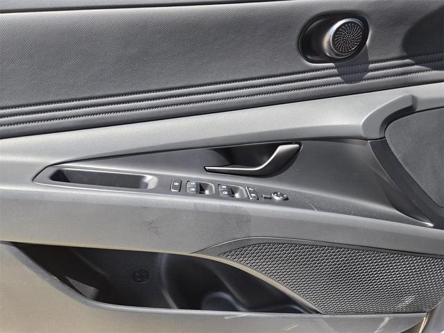Photo of 2025 Fluid Metal Hyundai ELANTRA