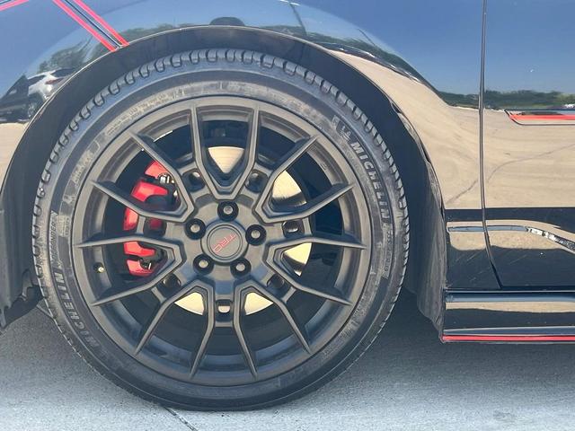 Photo of 2020 Midnight Black Toyota Avalon