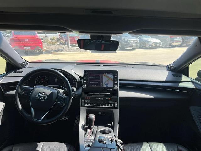 Photo of 2020 Midnight Black Toyota Avalon