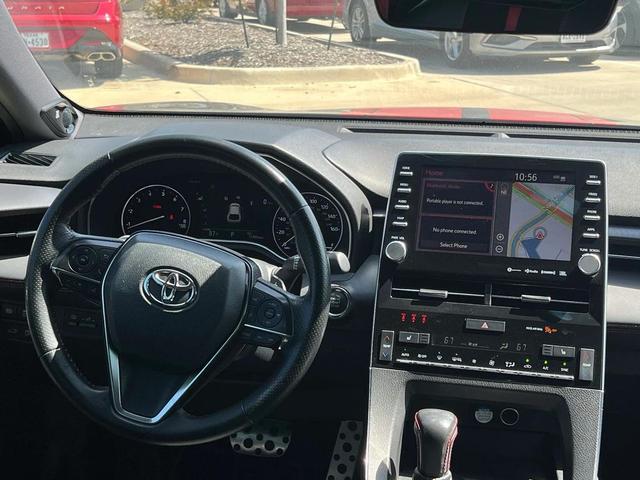 Photo of 2020 Midnight Black Toyota Avalon