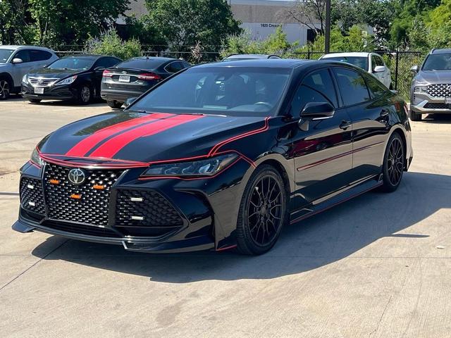Photo of 2020 Midnight Black Toyota Avalon
