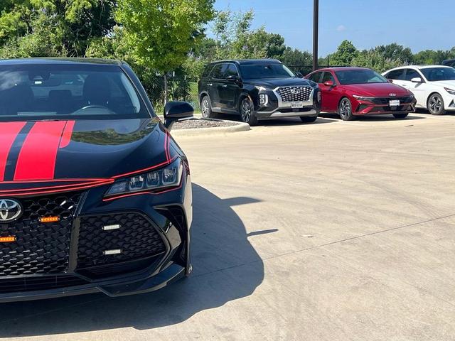Photo of 2020 Midnight Black Toyota Avalon