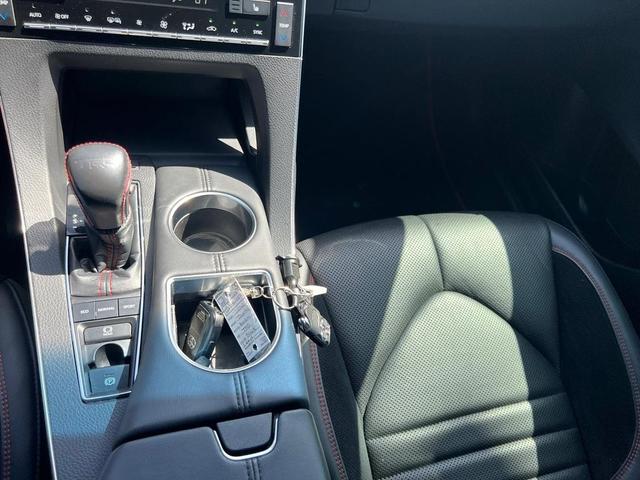 Photo of 2020 Midnight Black Toyota Avalon