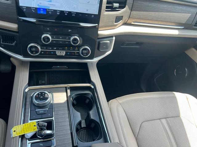 Photo of 2024 Oxford White Ford Expedition Max