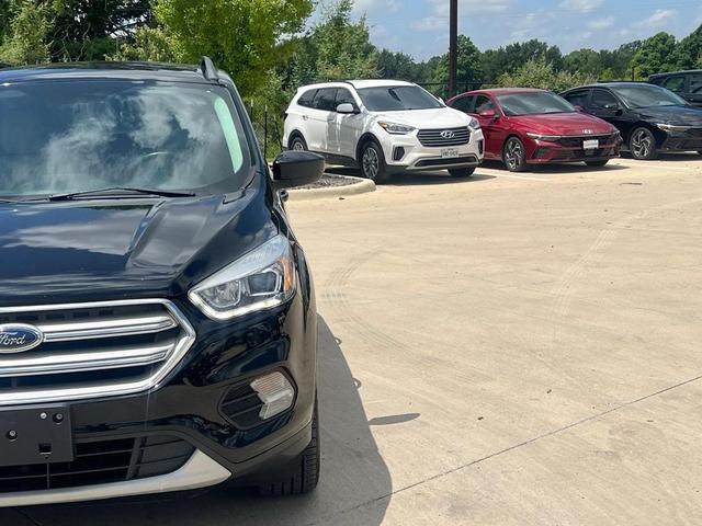 Photo of 2018 Shadow Black Ford Escape