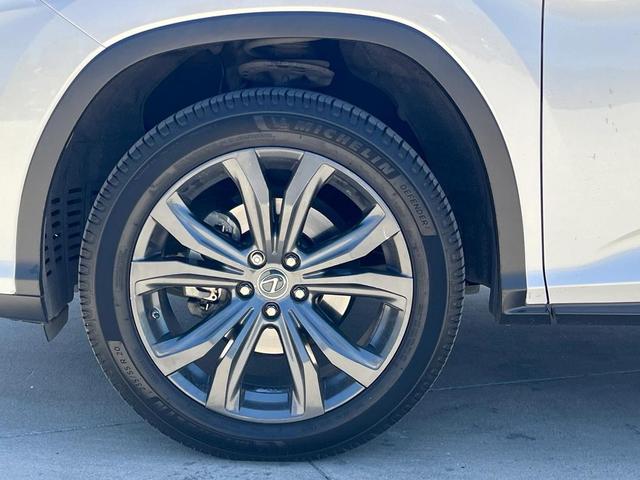 Photo of 2018 Eminent White Pearl Lexus RX 350