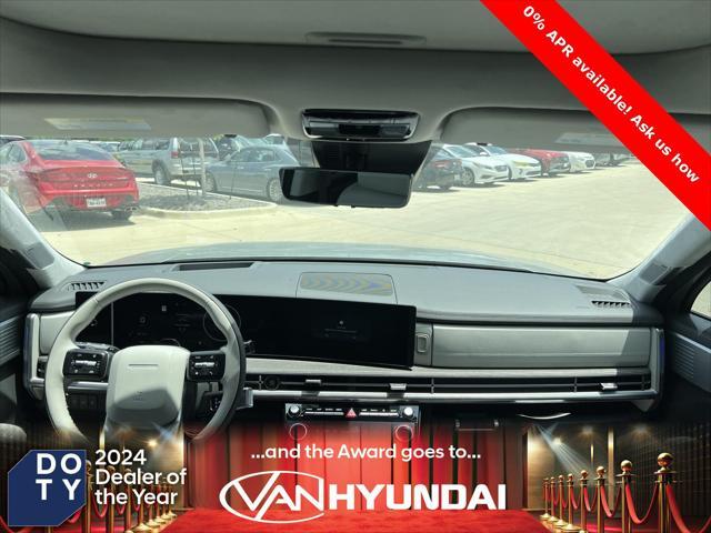 Photo of 2025 Shimmering Silver Hyundai SANTA FE HEV