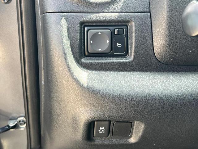 Photo of 2019 Gun Metallic Nissan Versa