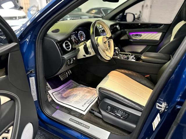 Photo of 2018 Blue Bentley Bentayga