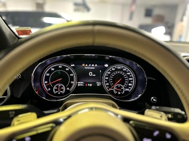 Photo of 2018 Blue Bentley Bentayga