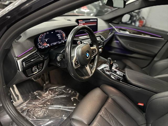 Photo of 2022 Dark Graphite Metallic BMW 540
