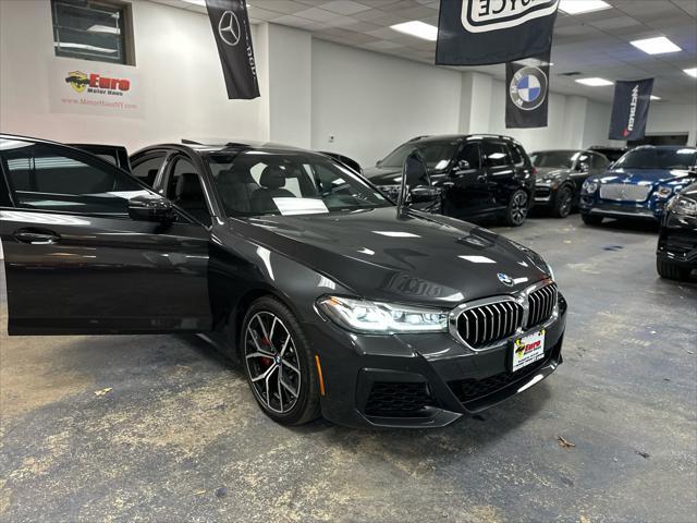 Photo of 2022 Dark Graphite Metallic BMW 540