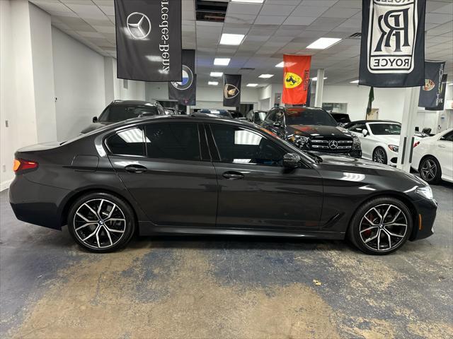 Photo of 2022 Dark Graphite Metallic BMW 540