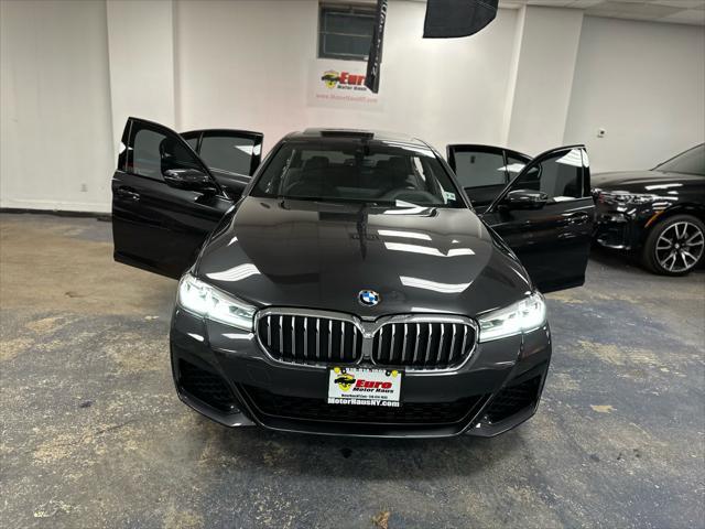 Photo of 2022 Dark Graphite Metallic BMW 540