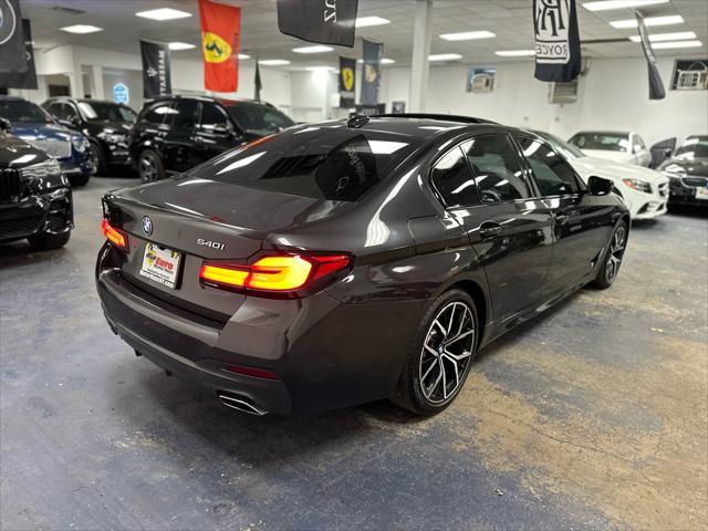 Photo of 2022 Dark Graphite Metallic BMW 540