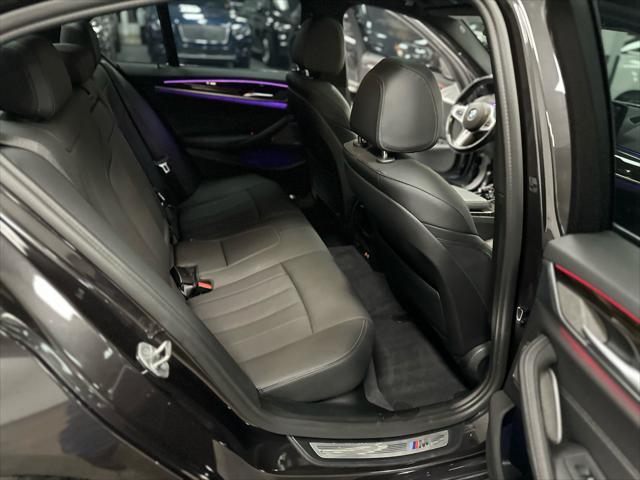 Photo of 2022 Dark Graphite Metallic BMW 540