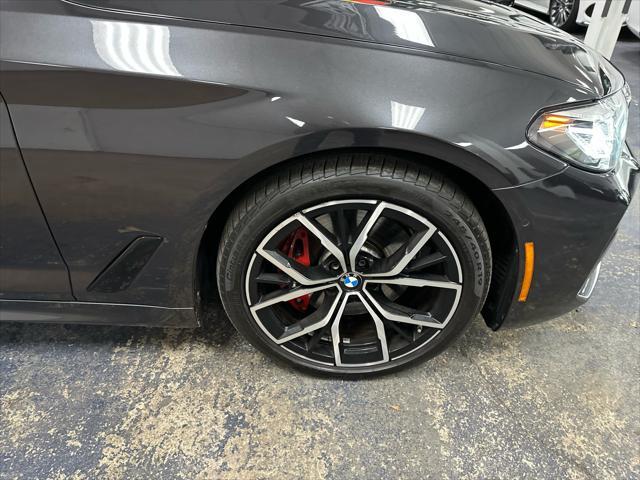Photo of 2022 Dark Graphite Metallic BMW 540