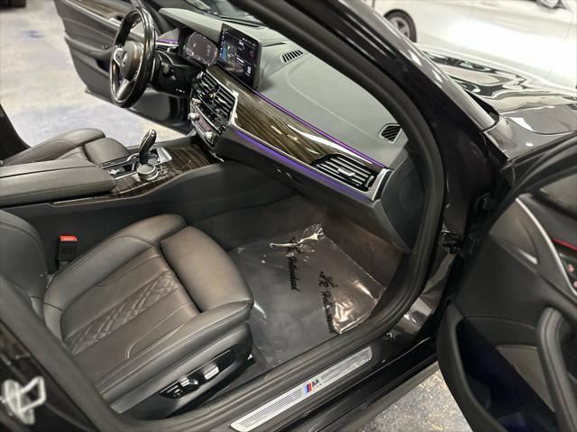 Photo of 2022 Dark Graphite Metallic BMW 540