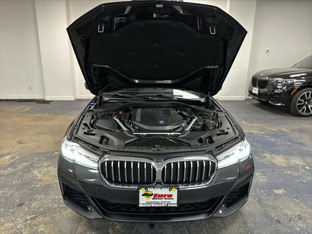 Photo of 2022 Dark Graphite Metallic BMW 540