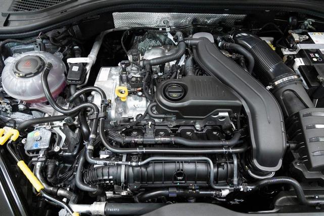 Photo of 2025 Platinum Volkswagen Jetta
