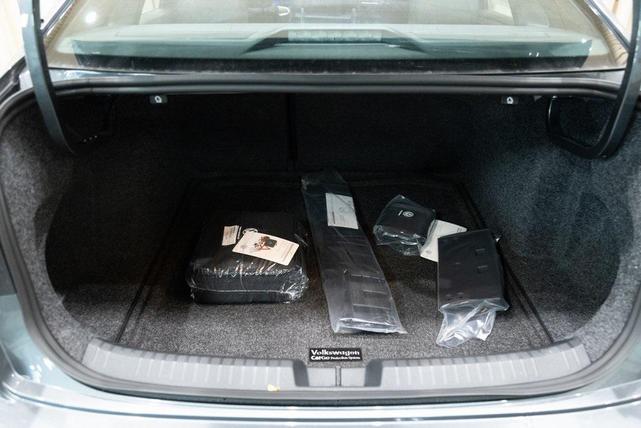 Photo of 2025 Platinum Volkswagen Jetta