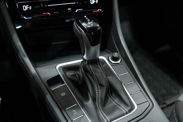 Photo of 2025 Platinum Volkswagen Jetta
