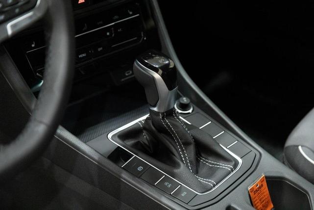 Photo of 2025 Platinum Volkswagen Jetta
