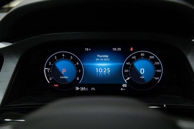 Photo of 2026 deep black pearl Volkswagen Atlas Cross Sport