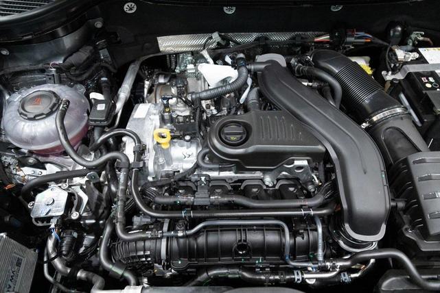 Photo of 2025  Volkswagen Taos