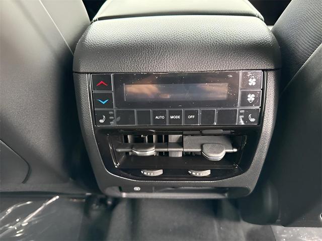 Photo of 2025 Bright White Clearcoat Jeep Grand Cherokee L