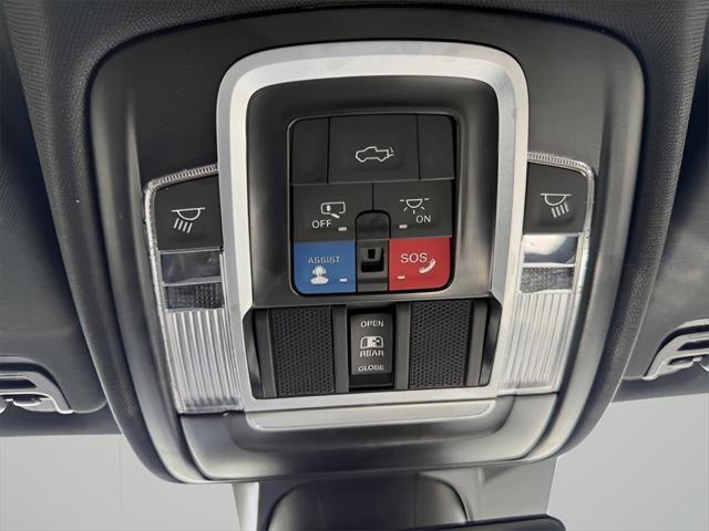 Photo of 2023 Bright White Clearcoat RAM 1500