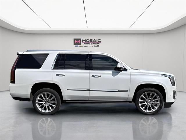 Photo of 2017 Crystal White Tricoat Cadillac Escalade