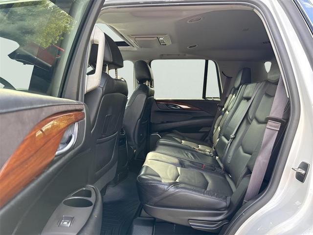 Photo of 2017 Crystal White Tricoat Cadillac Escalade