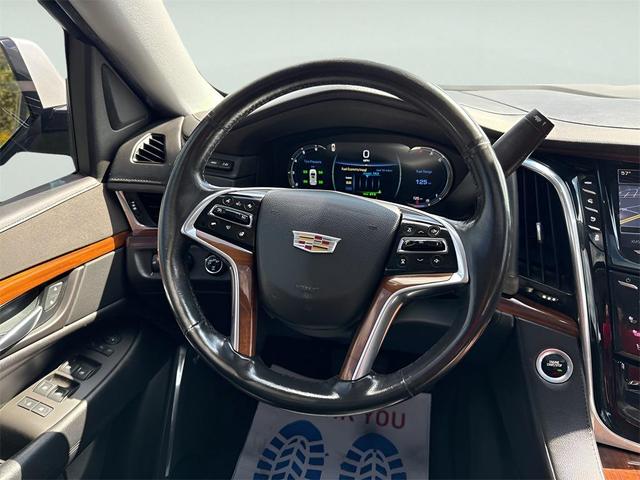 Photo of 2017 Crystal White Tricoat Cadillac Escalade