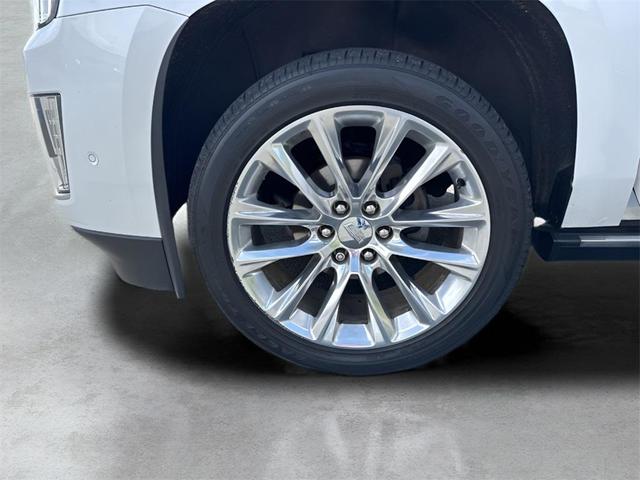 Photo of 2017 Crystal White Tricoat Cadillac Escalade