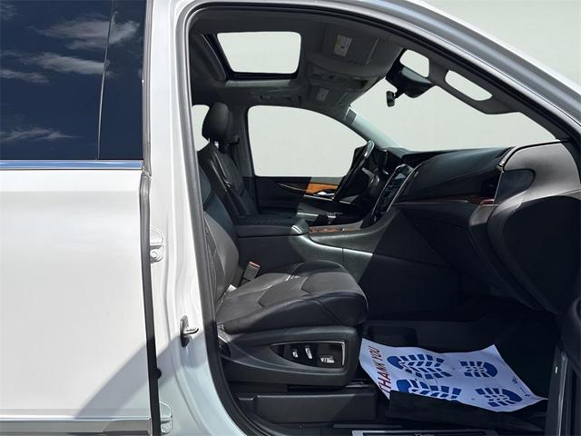 Photo of 2017 Crystal White Tricoat Cadillac Escalade