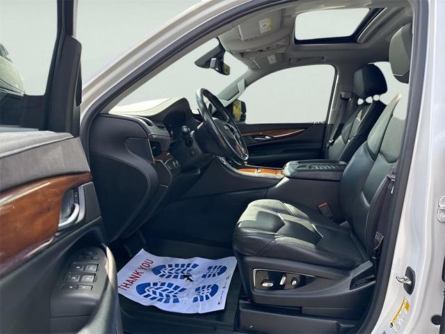 Photo of 2017 Crystal White Tricoat Cadillac Escalade