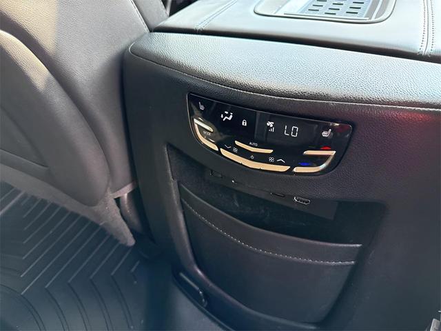Photo of 2017 Crystal White Tricoat Cadillac Escalade