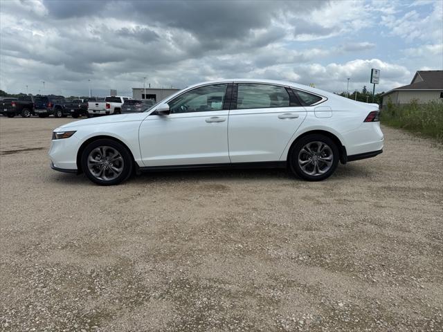 Photo of 2024 Platinum White Pearl Honda Accord