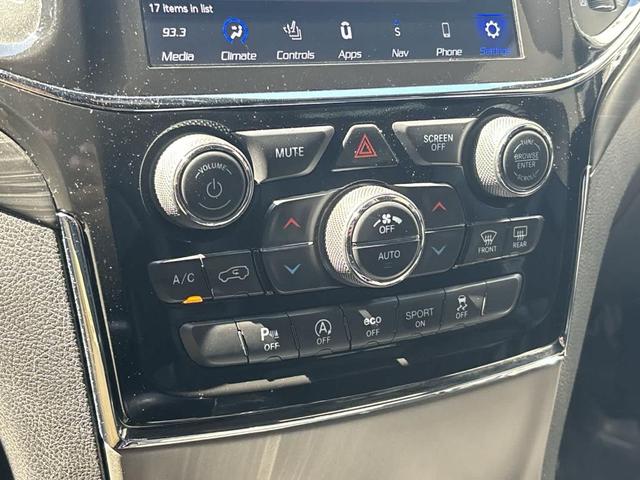Photo of 2021 Diamond Black Jeep Grand Cherokee