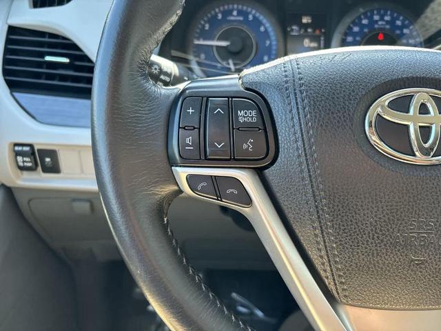Photo of 2020 Celestial Silver Metallic Toyota Sienna