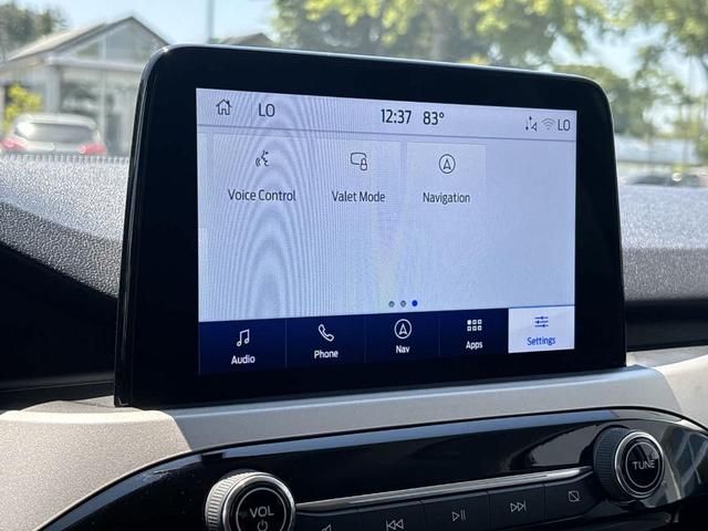 Photo of 2022 Carbonized Gray Metallic Ford Escape