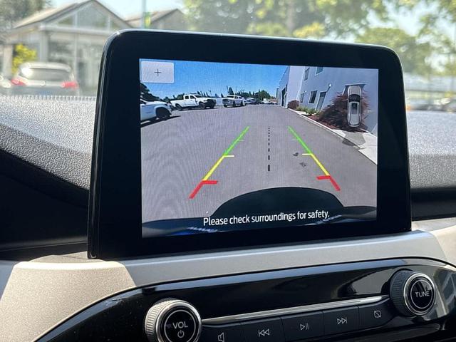 Photo of 2022 Carbonized Gray Metallic Ford Escape