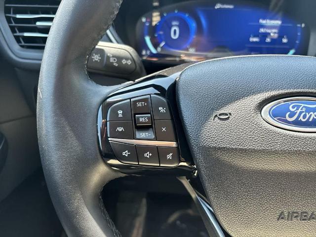 Photo of 2022 Carbonized Gray Metallic Ford Escape