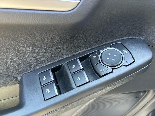 Photo of 2022 Carbonized Gray Metallic Ford Escape