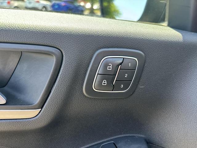 Photo of 2022 Carbonized Gray Metallic Ford Escape