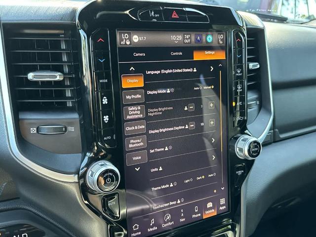 Photo of 2025 Diamond Black RAM 1500