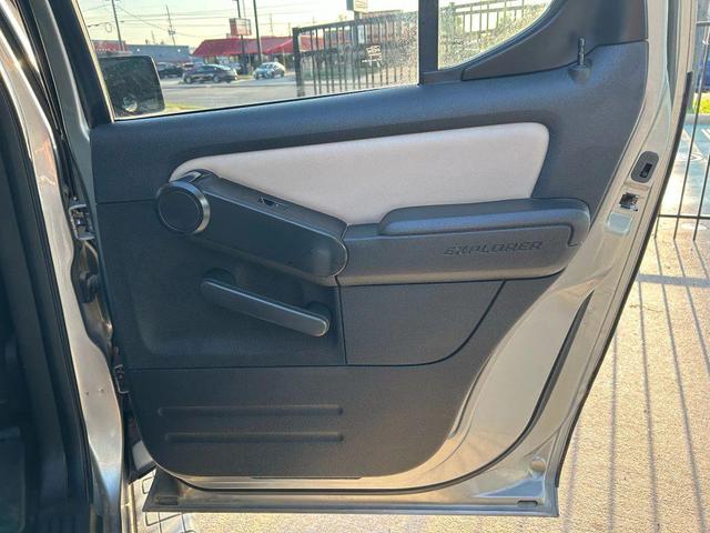Photo of 2008 Gold Ford Explorer Sport Trac