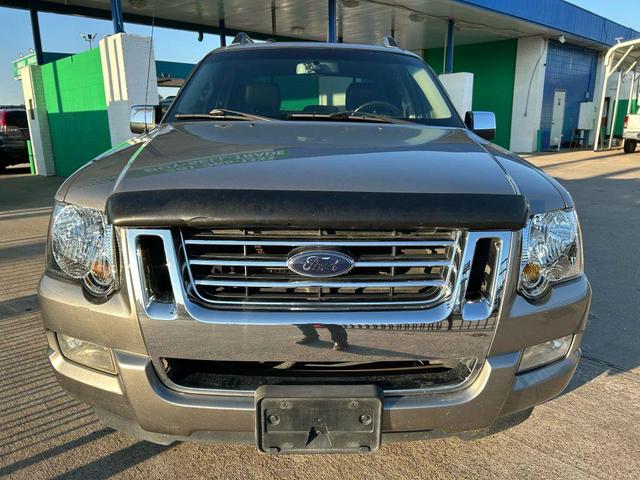 Photo of 2008 Gold Ford Explorer Sport Trac